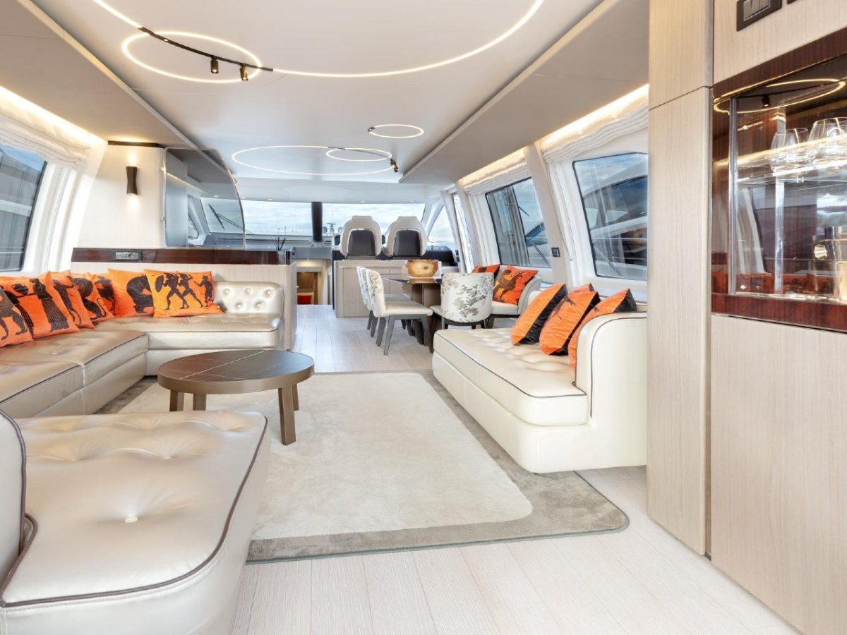 Saloon of Solstice Azimut 72 fly